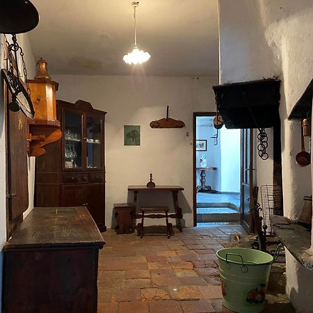 Casa Nel Centro Storico Di Borno Villa Екстериор снимка
