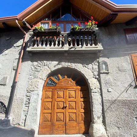 Casa Nel Centro Storico Di Borno Villa Екстериор снимка