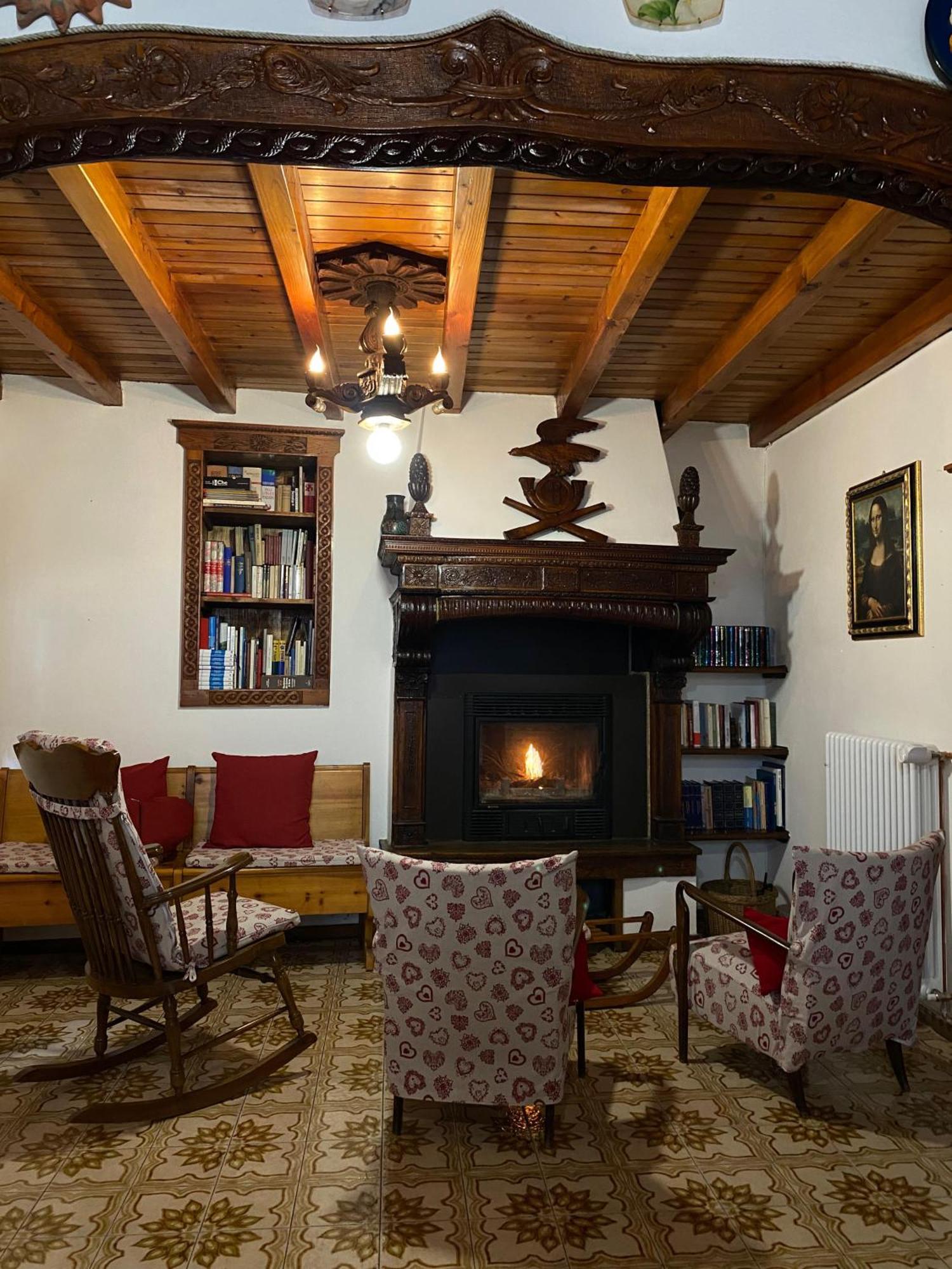 Casa Nel Centro Storico Di Borno Villa Екстериор снимка