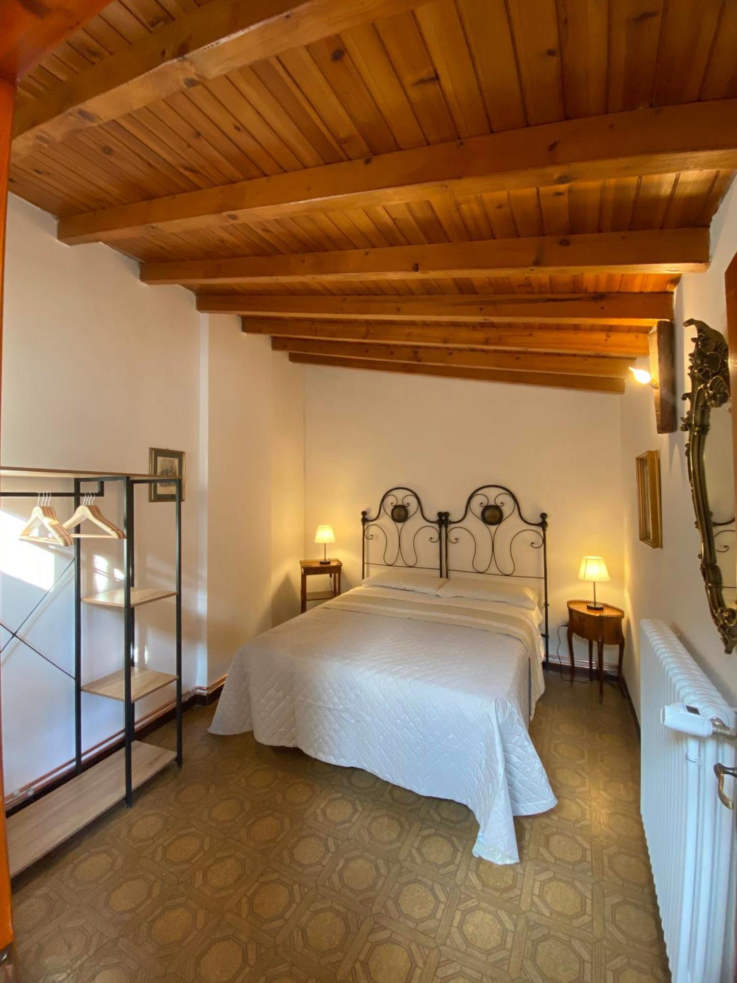 Casa Nel Centro Storico Di Borno Villa Екстериор снимка