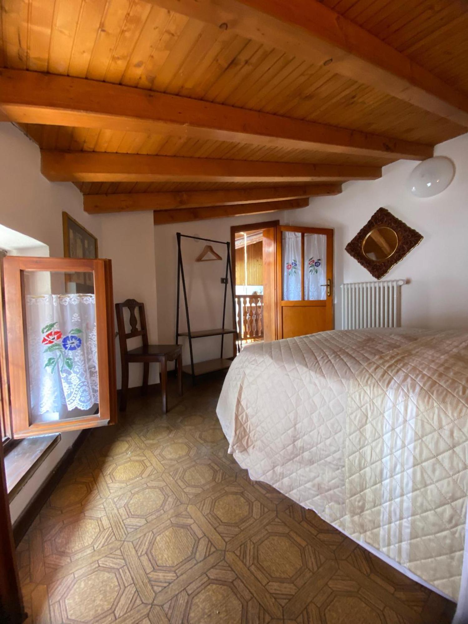 Casa Nel Centro Storico Di Borno Villa Екстериор снимка