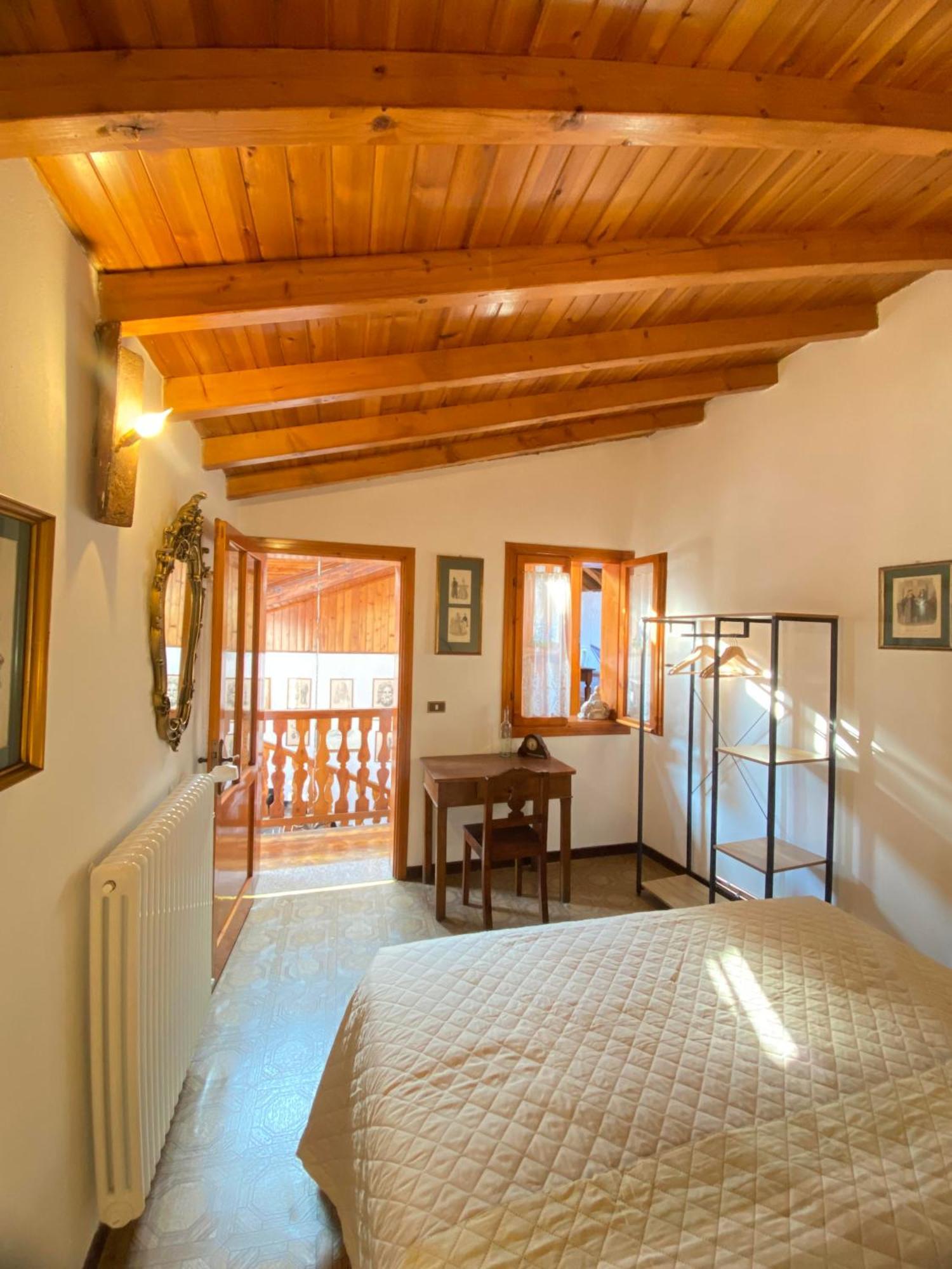 Casa Nel Centro Storico Di Borno Villa Екстериор снимка